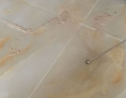 洛龙瓷砖空鼓维修公司分享粘合剂选择不当在瓷砖铺贴过程中可能导致以下问题