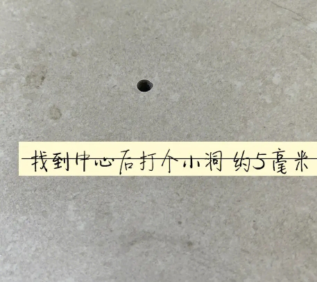 洛龙瓷砖空鼓维修公司专业解答在瓷砖铺贴过程中，如果砂料搅拌不均匀，将会带来以下问题