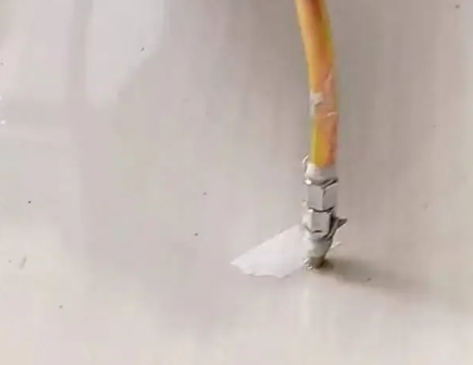 洛龙瓷砖空鼓维修公司专业解答在瓷砖铺贴过程中，如果使用的砂料过粗（如全部使用了粗砂），可能会导致以下问题